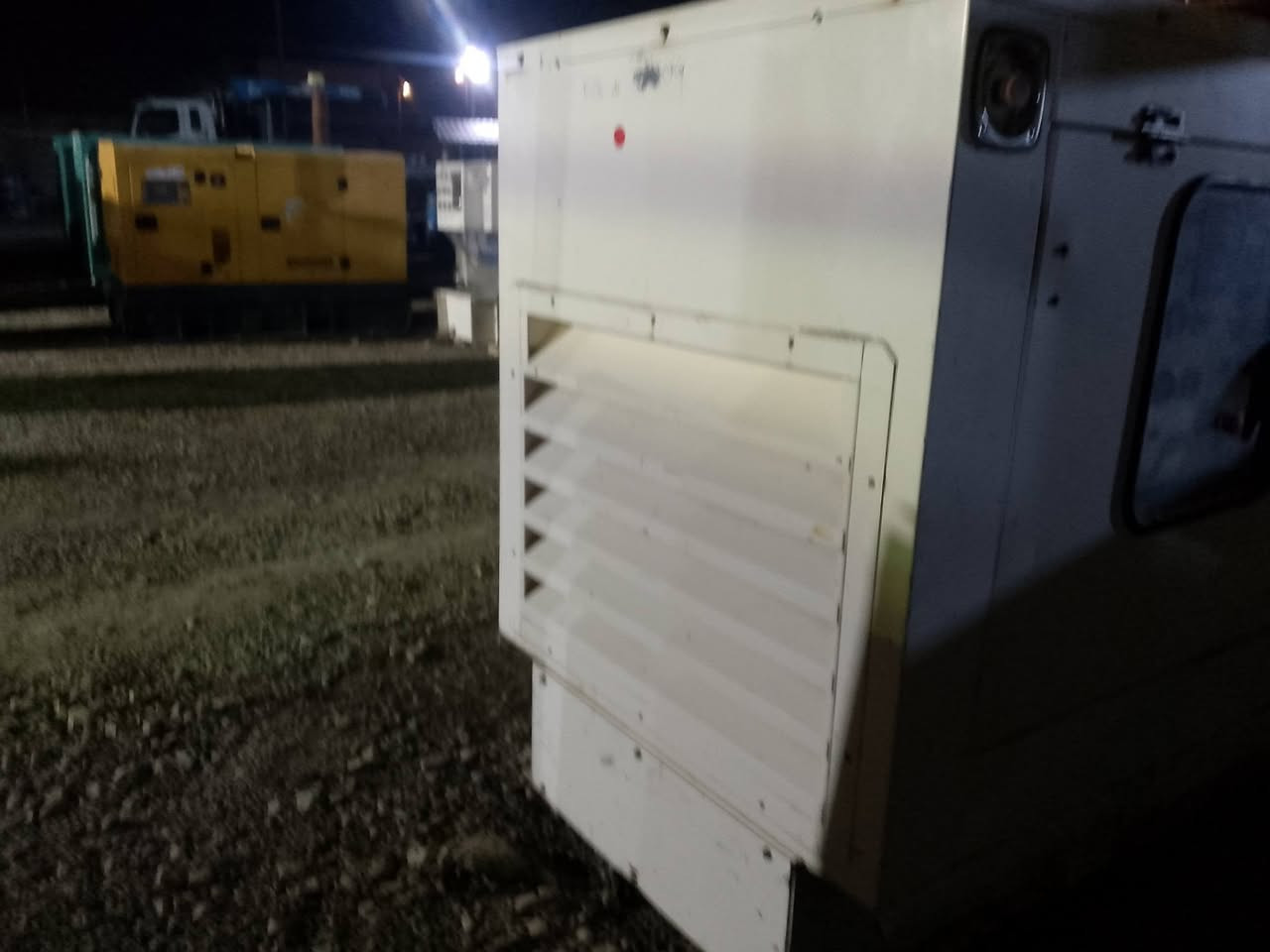 السلام عليكم يركز انجليزي 100 كيف 6 سته سلندر الماكينه مشروطه الحجز والاستفسار على رقم الهاتف 
***********
