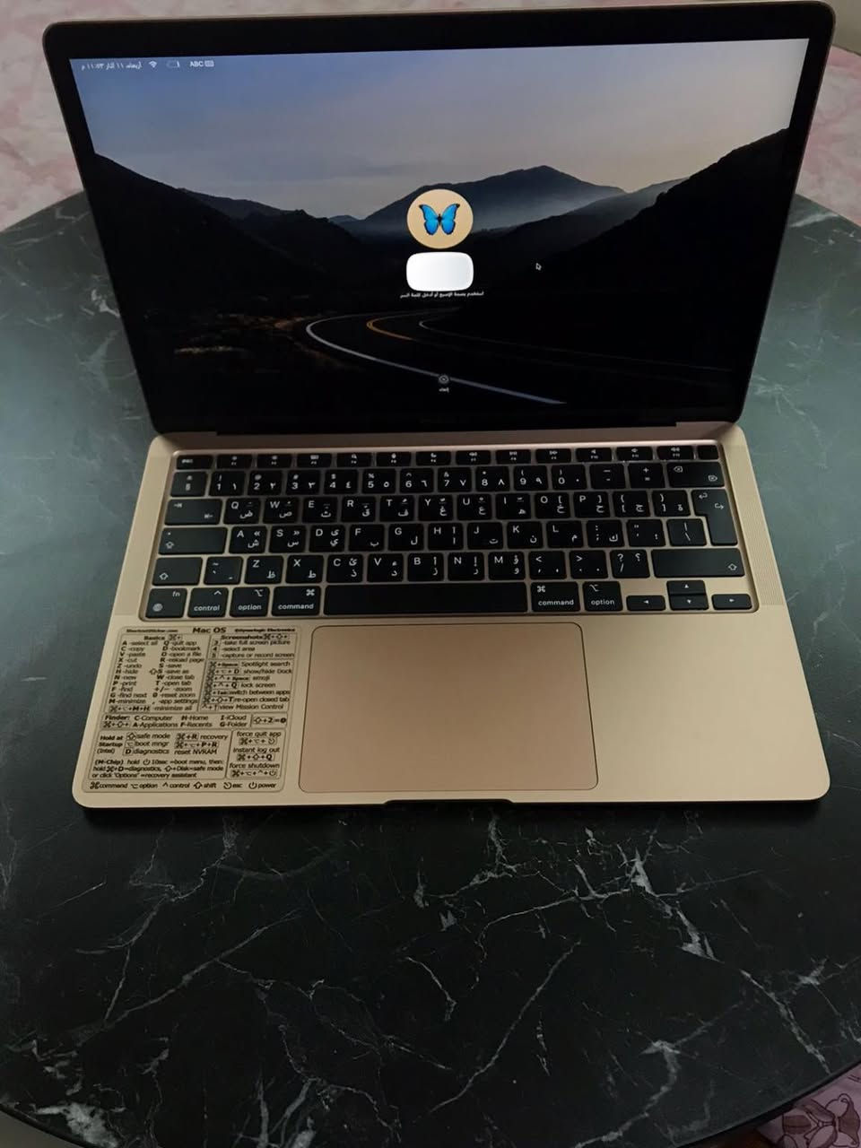 السلام عليكم.. للبيع جهاز MacBook Air M1 (موديل 2020) باللون الذهبي الملكي، الجهاز بحالة نادرة جداً وكأنه جديد تماماً (استخدام خفيف جداً وشخصي).
المواصفات:
• المعالج: Apple M1 القوي (سريع جداً في الأداء ولا يسخن).
• الذاكرة (RAM): 8 جيجابايت.
• التخزين: 256 جيجابايت SSD.
• البطارية: صحة البطارية 94% (ممتازة جداً وتدوم ليوم كامل).
• الملحقات: الكارتونة الأصلية + الشاحن الأصلي + ستيكر حماية واختصارات.
• الحالة: خالي من أي خدش أو شخط، الجهاز نظيف جداً من الداخل والخارج.
السعر المطلوب:
1000$ (أو ما يعادله بالدينار العراقي)
ملاحظة للمشتري: الجهاز للي يدور نظافة وضمان استخدام، وغير مفتوح أو مصلح نهائياً 
للتواصل: [ ***********]
المكان: [ بغداد - العطيفية ]
