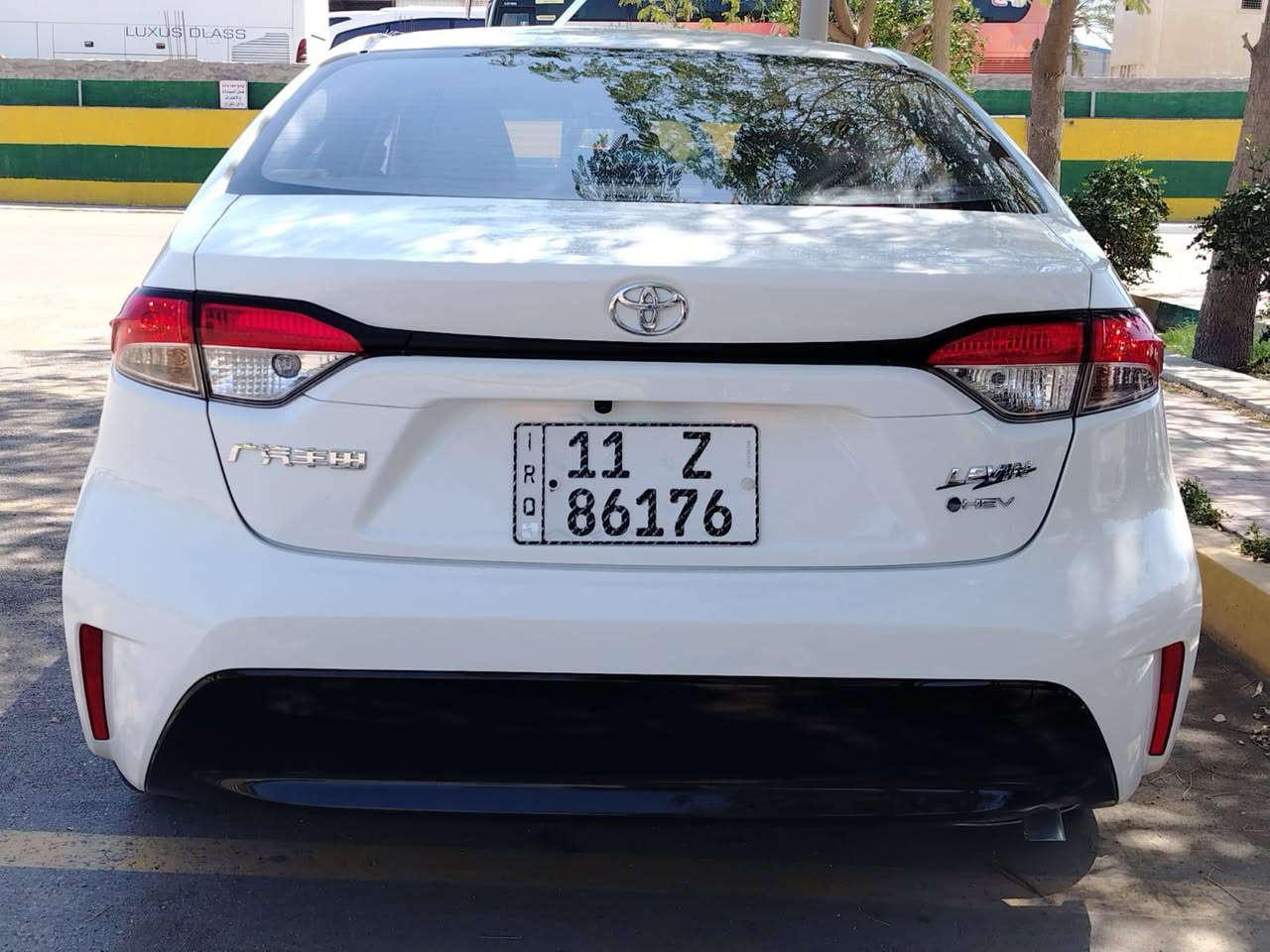 السلام عليكم للبيع كورلا خليجي موديل 2025هايبرد
فول مواصفات1/1
فتحه سلايد روف
بصمه
كشنات جلد
سايد بريك دكمه
وضعيات قياده
إشارة بالمري
نضام EV
رادار امامي
كروز مثبت سرعه 
تحديد مسار
كامره دواره
شاشه كبيره لمس
وبعد معروفه مواصفات الكورلا 
سعره 147وبيها مجال
للأتصال/***********
