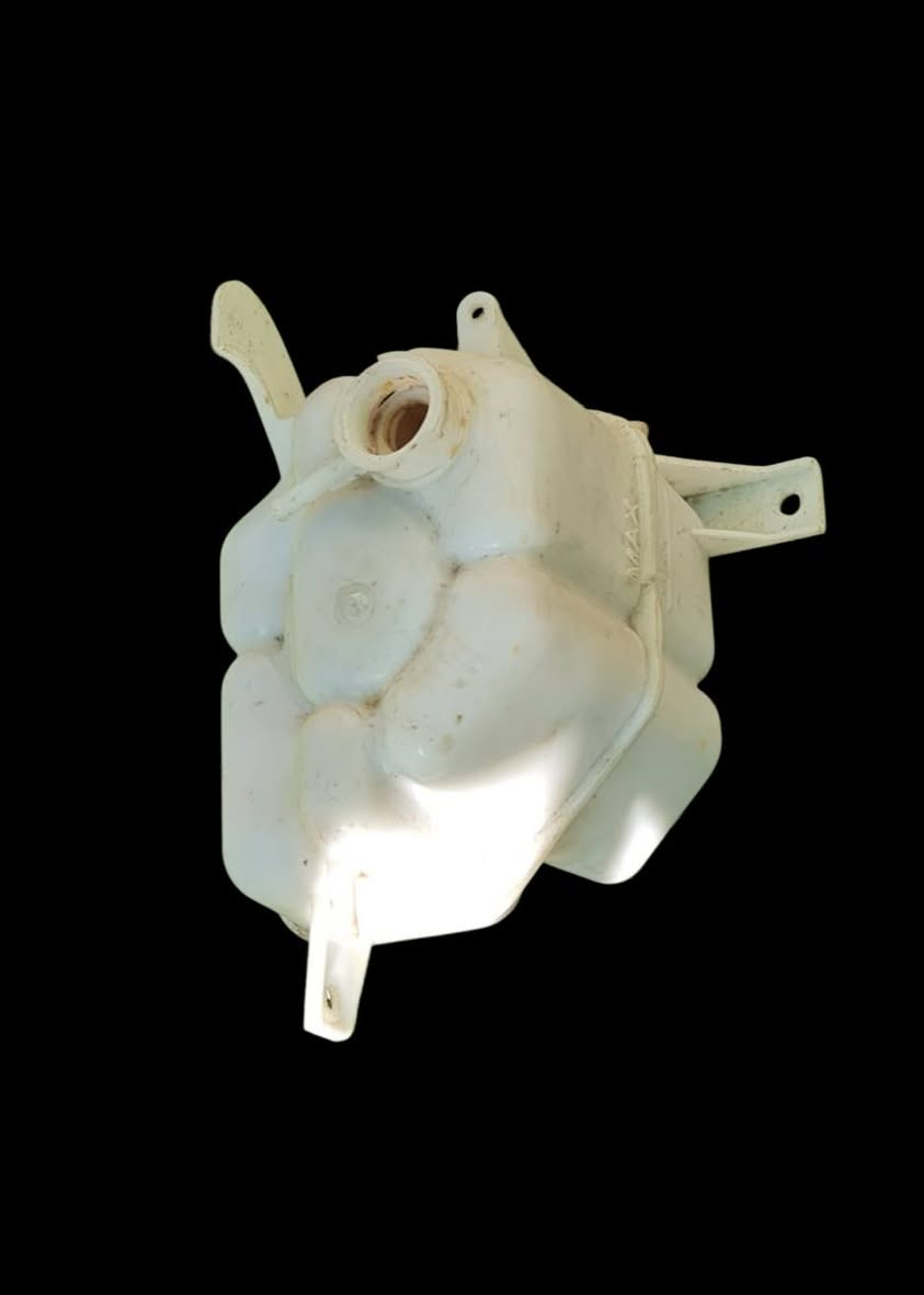 غراض نيفارا للبيع اصليات وشغالات قيم بمايرضي الله وخذهن *********** راسل وات ساب
