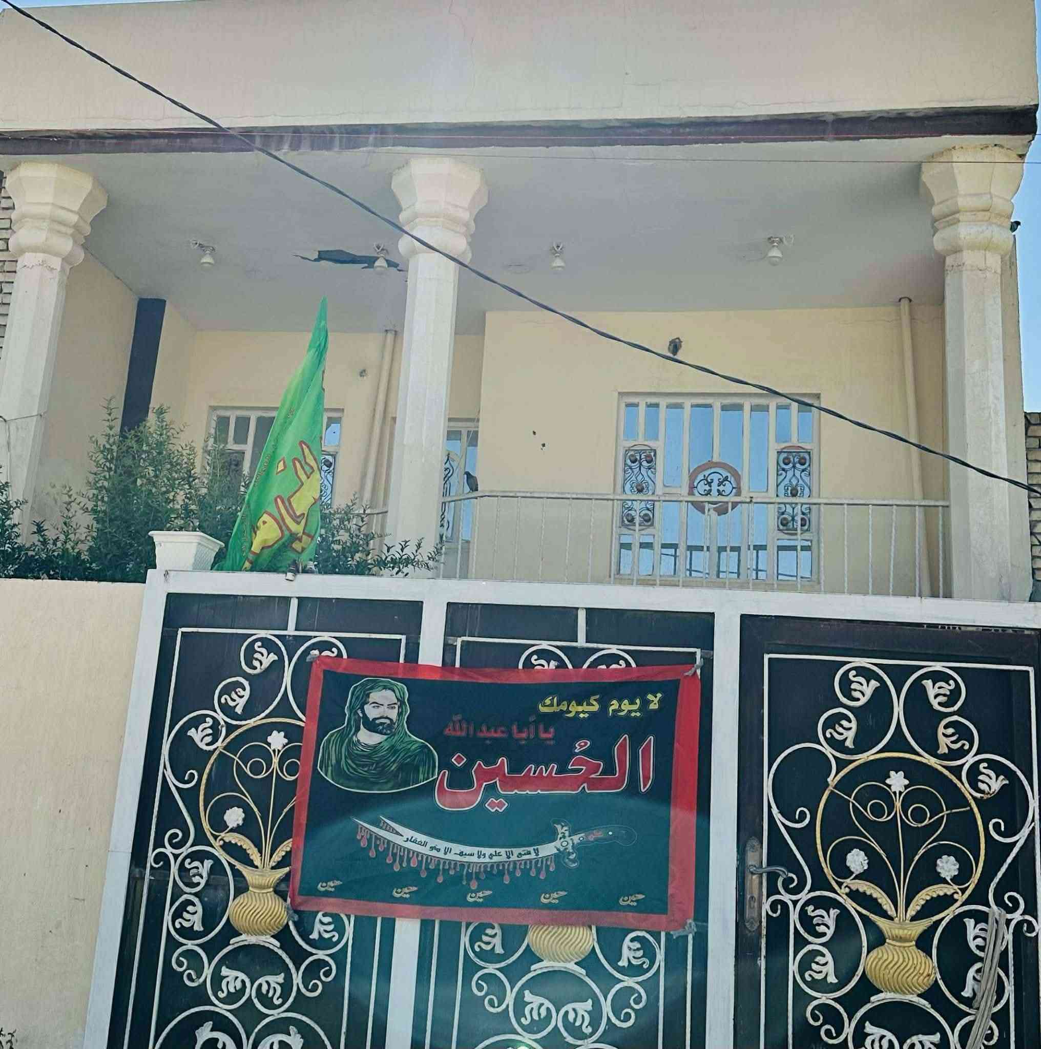 مشتمل ١٥٠ م حي الأمير قرب اعداديه المدينه المنوره خدمات قيد الانشاء البناء طابوق والسقف صب كونكريت يحتوي على ٣ غرفه نوم وصاله ومطبخ واستقبال وصحيات جاهز للسكن للإستفسار.. أكثر.. مراجعه- مكتب- القريني للعقار- واسط- الزبيديه- الجمعيه- بالقرب من السايدين *********** او ***********
