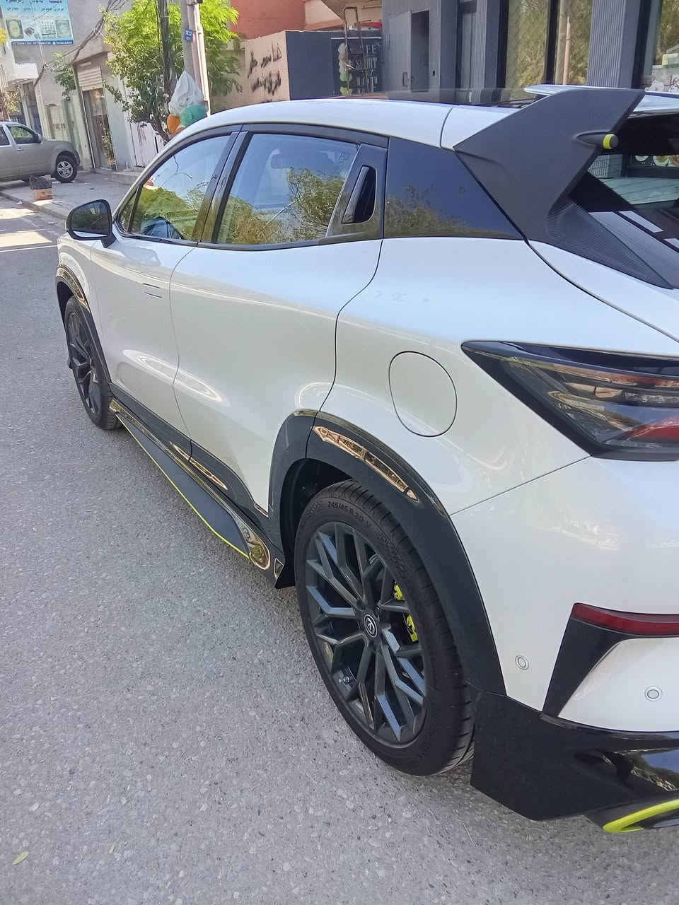 السلام عليكم سياره يوني تي مكفولة كفاله عامه موديل 2024 ماشية 3000 فول مواصفات رقم سليمانية مكان كلار للاستفسار واتساب او إتصال ***********
