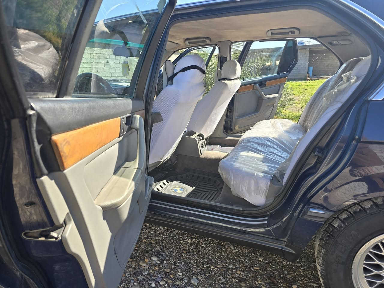 سلام عليكم
للبيع BMW/735

وارد اليابان 🇯🇵 

اصل 735 بليته وسنويه 

السياره بلاديه بمعنى الكلمه 

مكينه6سلندر جديده

كيراوتو🔗

كيرومحرك مكفولات

موديل1990

رقم بغداد 

شرط تحويل  مظمون 

اللون نيلي بدوم صبغ السياره بس لبنيد مرشوش نص من عنده  اثر شخوط 

بدون ظربه اوخياس نهائيا

بجم عريض مري طياره

 ميكانيك نضيفه

سنتر لوك ويه لسويج

صالنصه بلاديه حته حجر البيئه موجود نعومه فول

 4 جامات كهرباء 

حداديه اماميه خلفيه جديده

تبريد ثلج ❄️ 

كهربائيات بلاد بدون جطلات

 السياره مابيه كلوب طافي كلهه شغاله

كلج مروحه راديتر حاضن جدد
انسه شي حماوه 

ادامه كامله للمحرك من البلكات للفيتبم كله 

ويل ابو النحله جديد تخم تاير جديد الاماني ابو الشبح  باتري جديد

السياره جاهزه بدون مصرف
اترايك وين ميعجبك 

مكاني بغداد 
كل هاذه والسعر بلاش 
السعر 62$وهاا بيه مجال بسيط 

***********
بي وات ساب
