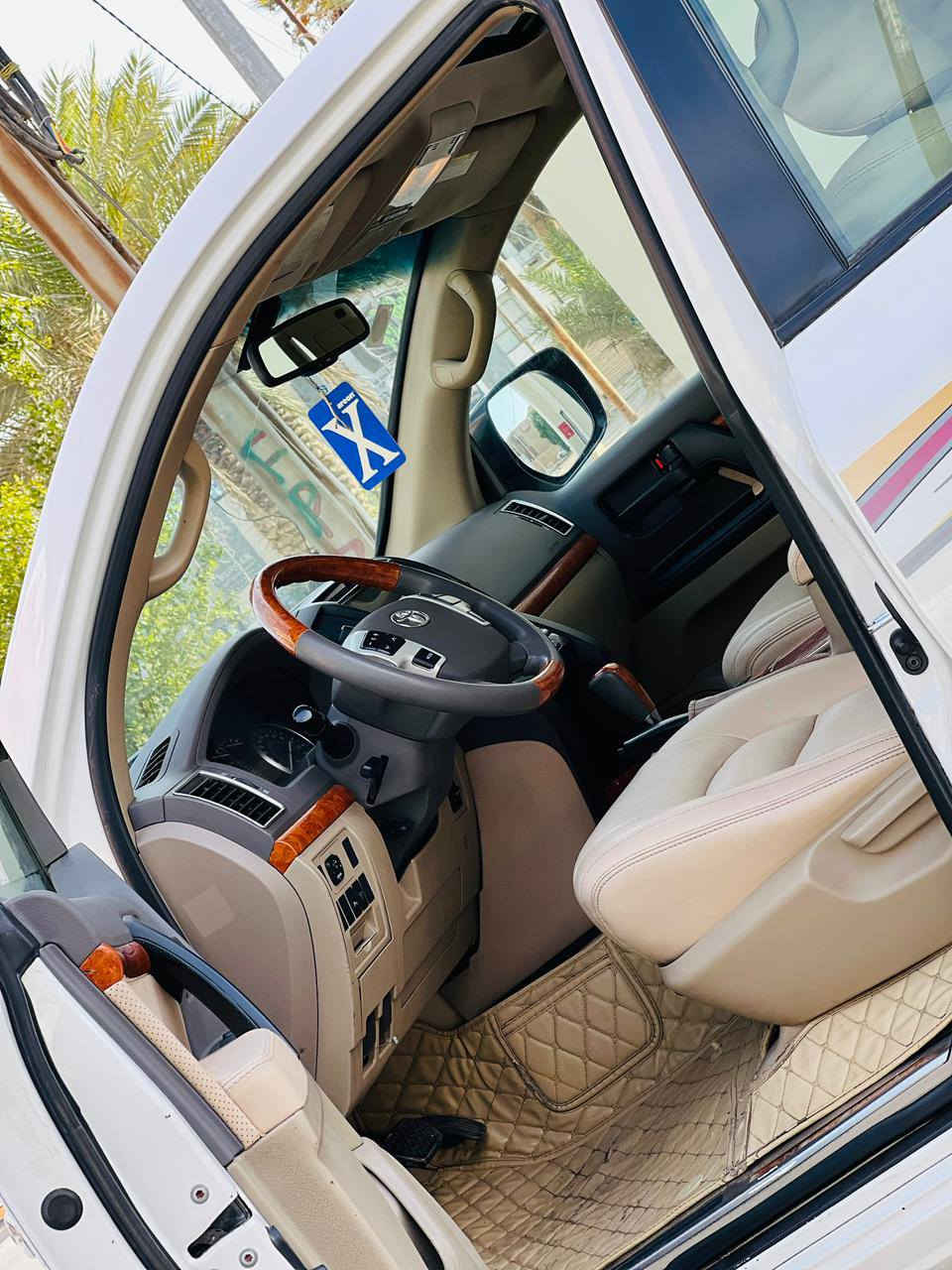 لاندكروزر مديل 2008 سعر 253 قابل للتفاوض للاستفسار الاتصال ***********  مكفوله من ضربه وتبديل بيه صبغ ثلث قطع ولباقي كفاله عامه مواصفات GXR فول فتحه سقف بصمه تشغيل سبعه 7راكب ثلث قطع تبريد شاشه كامره دواره كشنات جلد بصمه بواب مثبت سرعه فورويل ثلاجه داخليه داخل بيجي شاير بلمري مري كهربائي مكينه سته 6سلندر مكينه وكير مكفولات حداديه جديدهه تخم تاير جديد تبريد شغال ثلج سنويه لل 30 مشروع وطني مكان سياره كربلاء كربلاء, العراق
