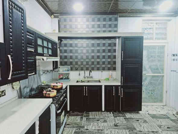 بيت مساحة 400 م سند 25
الواجهة 18م و نزال 22م
يحتوي على  5غرف نوم او مطبخ
 صحيات عدد3 هول عدد 2 
السعر المطلوب 210 وبي مجال 
العنوان بابل حله محلة العتايج شارع مدرسة العلامة العتائقي يبعد عن الشارع العام حوالي 100 متر 
للإستفسار اتصل على صاحب البيت 
*********** / ***********
البيت بي مدخلين باب 2م و باب كراج 4م
