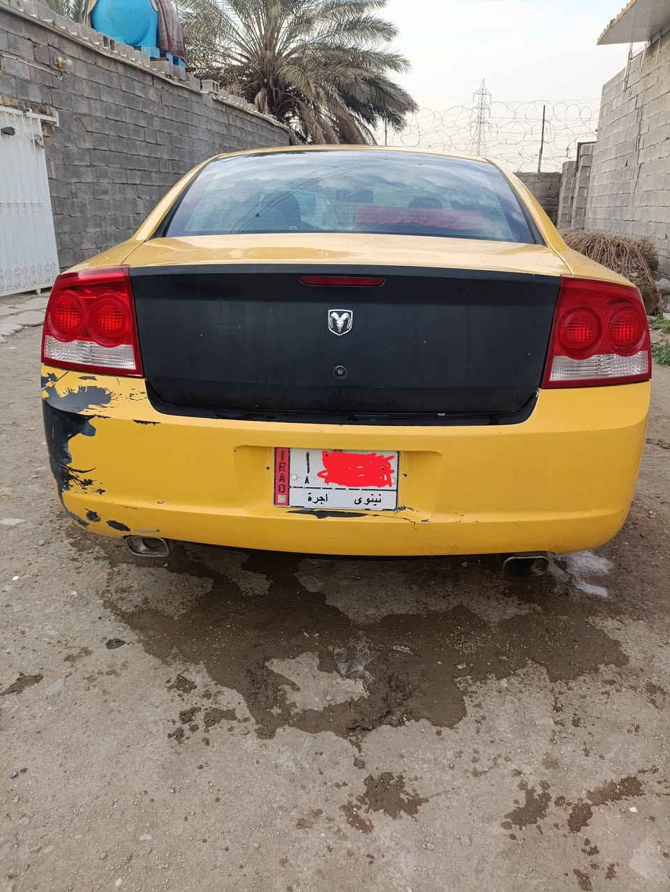 السلام عليكم دوج جارجر موديل 2009سياره بسمي تحويل ثاني يوم دخول كلين حادثه بل عراقي جاملغ خلفي أكو طخات موضحه بل صور مكينه وكير وحداده أماميه وكهرباء وتايرات كفاله وباتري جديد سعر 100ورقه وبيه مجال لطيب تفاصيل أ كثر رقمي*********** مامتواجد عله الفيسبوك
