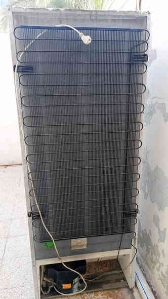 ثلاجة للبيع 
نظيفة
شغالة
العنوان حي التحرير مقابل جامع ال البيت داخل الفرع 
السعر ٩٠ الف وبي مجال للطيبين 
*********** عثمان العبيدي موصل
