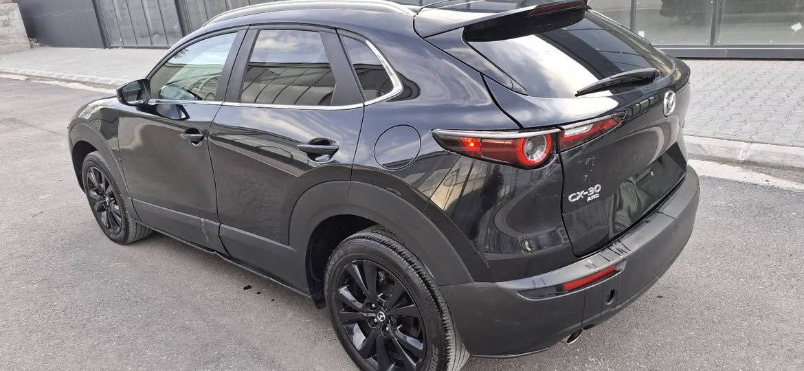Mazda cx30 2024
مواسەفاتی سلێکتە
بۆنیت و چەمەلەخ و دەرگا بۆیاخە سە قفەکەشی لەسەر قوپاوی بۆیاخ کراوە
بەشەرتی ڕەقەم 
٢٢ هەزار مایل رۆشتووە
سعری یەک دەفتەر قفلیەتی 
*********** السليمانية, العراق
