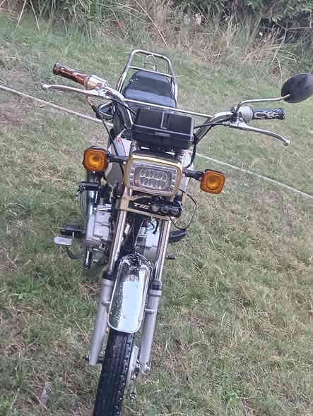 السلام عليكم دراجه لبيع تايكر موديل 21مفتوحه أوراق دراجه عوزه بس باتري كامله مكاني شوملي السعر 350 وبيه مجال الطيبين  ***********
