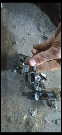 جوزة ستوب لايت امبالا شكل القديم توصيل لكل المحافضات وشرط الضمان  ٠٧٨٢...