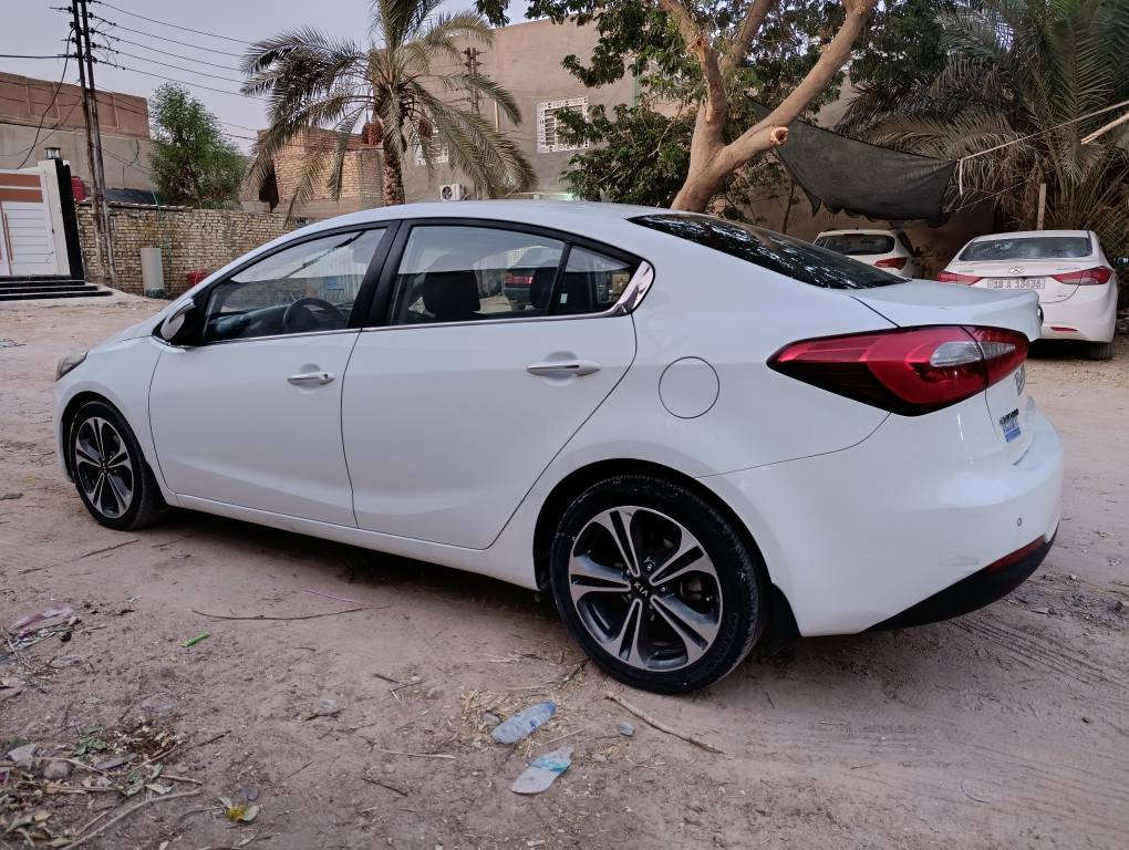 السلام عليكم سيراتو 2014للبيع فول ما عدا البصمه رقم اربيل دولي بيه باردات اربع مكانات مقدار اصبعين سياره جديده كير مكينه حداديه تبريد تدفئه مكفولات تخم تأير نضيف للبيع فقط السعر (133) وبيه مجال قليل رقم *********** مكان نجف النجف, العراق
