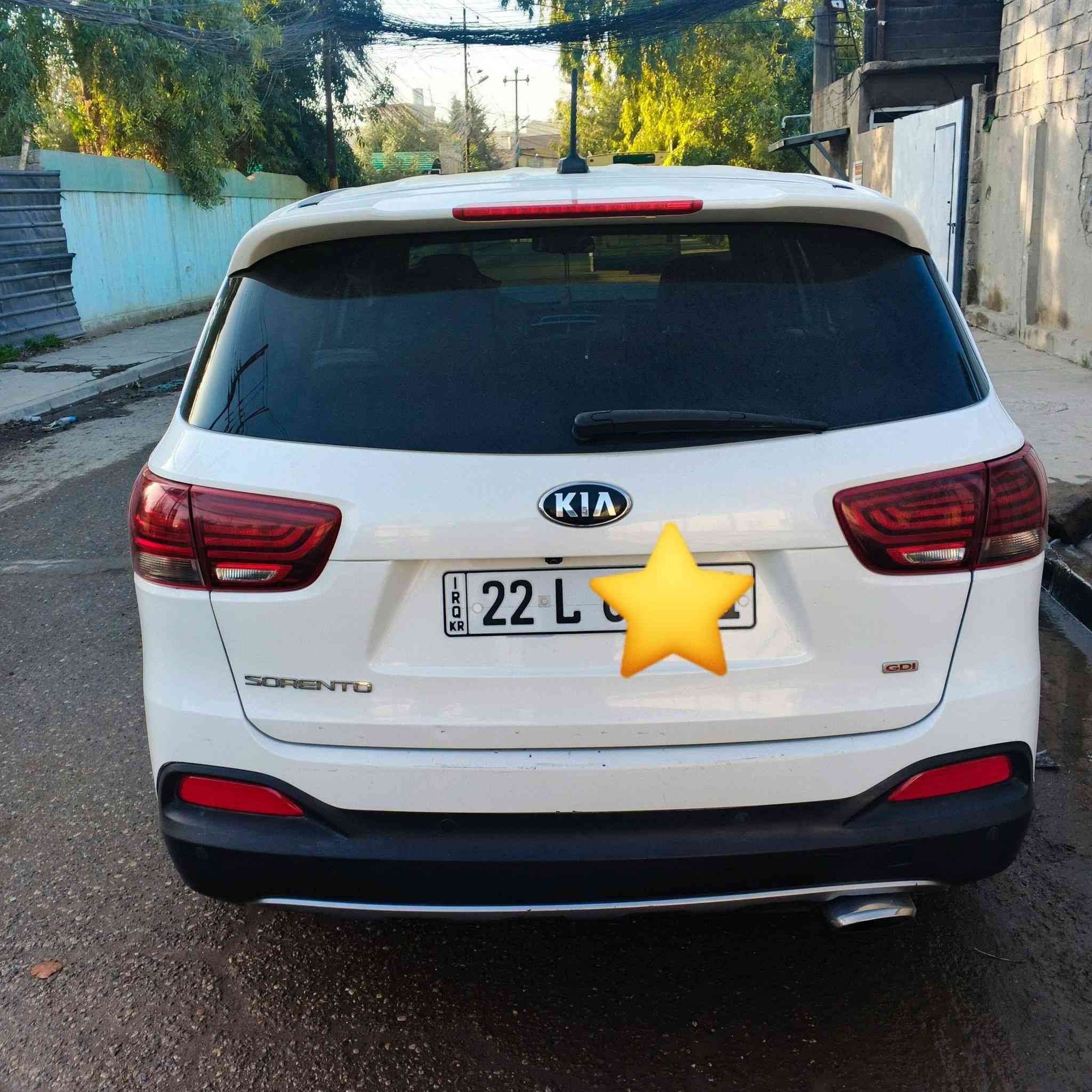 السلام عليكم اخوان سياره سورينتو للبيع 2019 وارد امريكي 4سلندر  ماشيه 87الف رادار خلفي استفسار *********** واتساب
