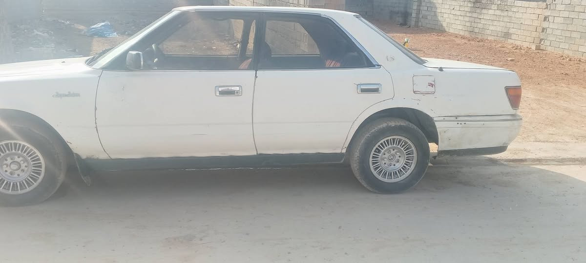 سيدان للبيع موديل 90 شرط محرك وكير نضيفه صحبه موجود مكاني جلولاء سعر 35بيه مجال ***********
