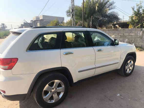 للبيع  جيب  موديل ١١  لاريدو  رقم بغداد   سعره  ١٧٠ نظيفه  طربته بجنطه بس خفيفه سونر موجوده    رقمي *********** مكان الدوره هور  رجب
