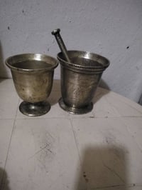 للبيع الوزن 5 كيلوات الارتفاع 15 سنتم والثاني 14 سنتم  اليدة 21 سنتم  ...