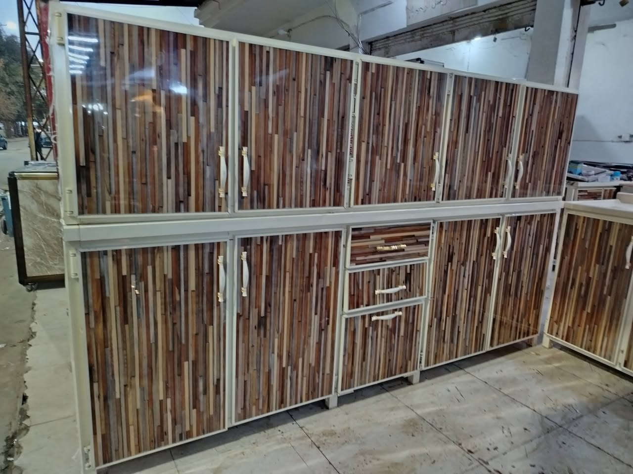 للبيع كونتر ارضى ملحق مترين نص نضيف سنك ١٣٠ سم كرانيت سعر ٢٩٠ بي مجال *********** اسيا *********** مكان موصل
