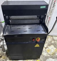 شباب مكينه توست وقالب توست العدد ١٠ نظيفه ٩٠%للبيع مكاني بغداد لاستفسا...