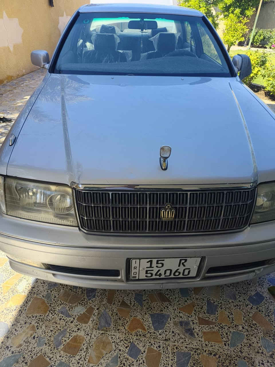 رأس الثور ٩٨ رقم نكليزي أنبار للبيع فلات لون سلفر مكفولة من الكص ادامه شامله للبيع السعر ٩٠ 
***********
