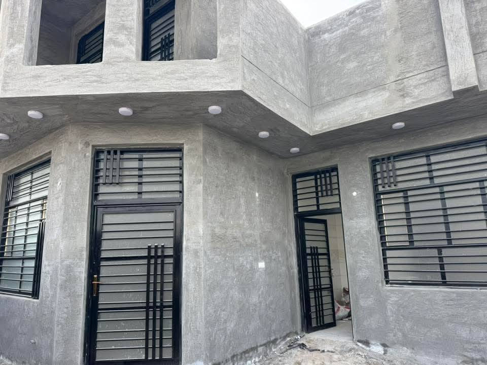 بيت طابقين حديث للإيجار غير مسكون سابقا  
٣ غرف نوم 

صالة 

هول

مطبخ  

مجمع صحيات
البكرلي 
 قرب مركز صحي البوحمير 

منطقة تتوفر فيها كافة الخدمات 

كهرباء وماء وتبليط  

السعر ٤٥٠ الف 

وتساب فقط
 *********** حلة, بابل
