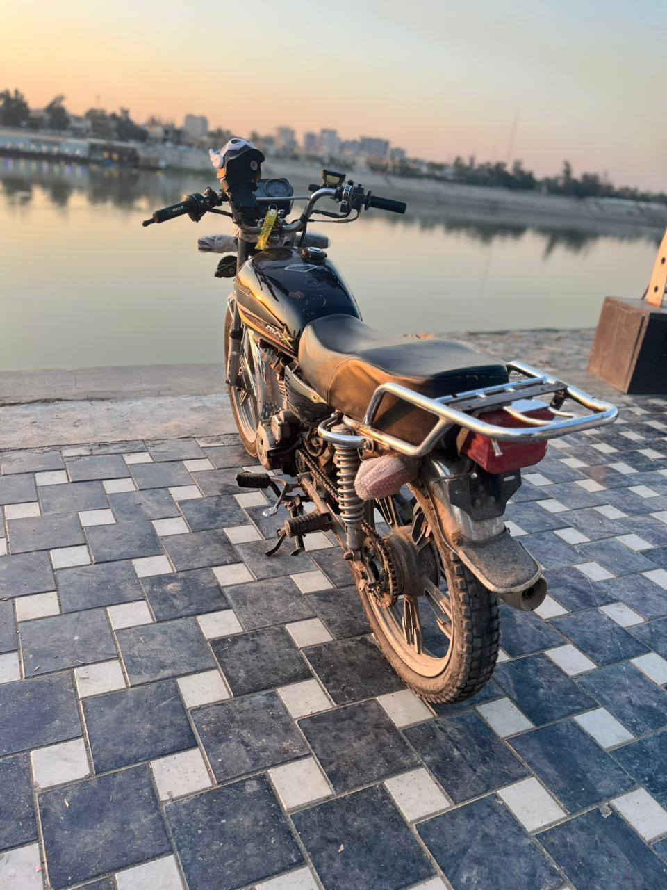 سلام عليكم ايراني سيفان موديل ٢٣ دراجه شلعه معدل فول مكينه خرسه لتدخين ولا نظوح جيب فيتر وفحص دراجه كامله مكمله عندي الكهربأيات وكفت بالمطره كتف يمكن سعر ٥٠٠ وبيه مجال مكاني بغداد اعظميه رقمي ***********
