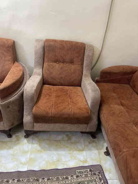 سلام عليكم عندي تخم للبيع ونضيف حيل ١٠ مقاعد أريده ب٤٠٠ وبي مجال مكاني المحموديه حي العسكري ***********
