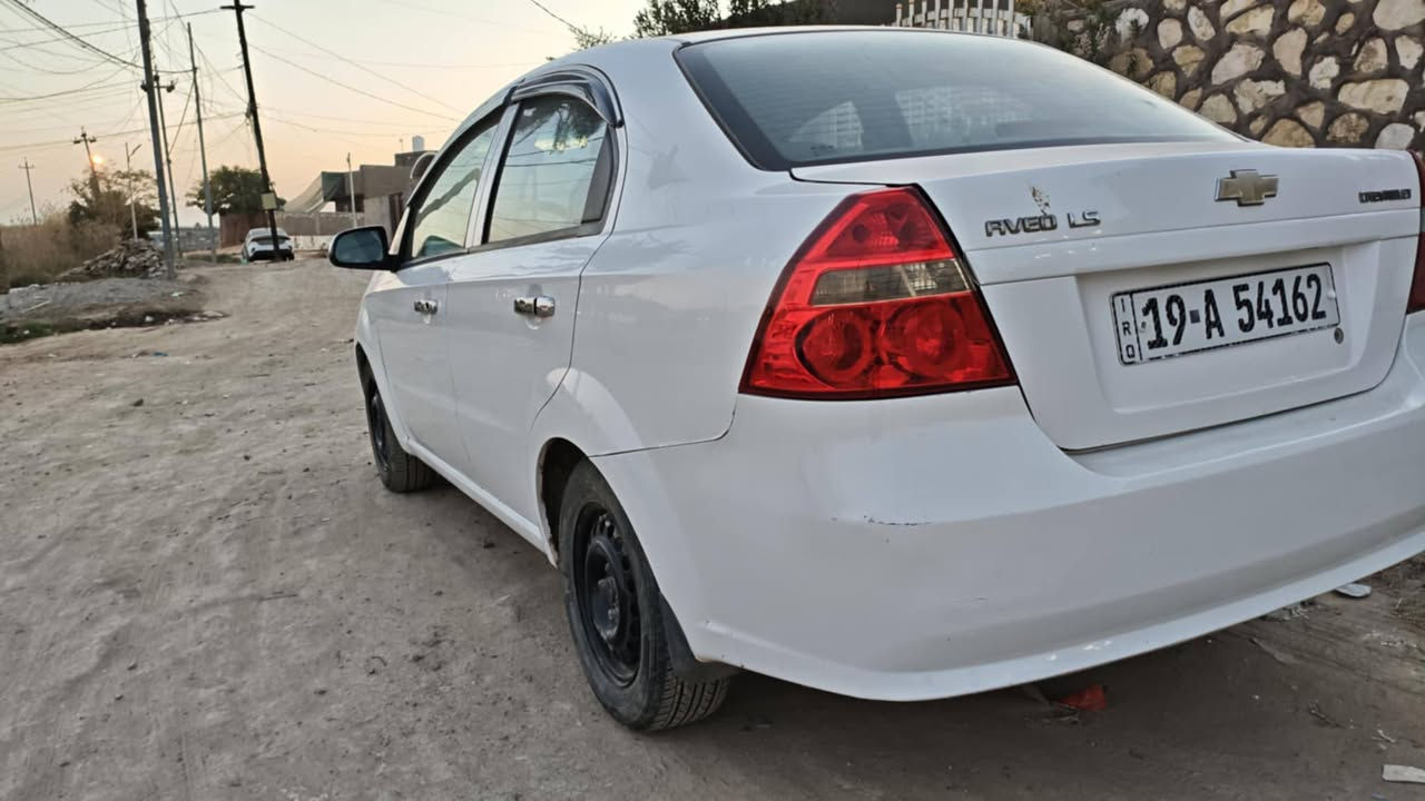 اڤيو 2009 رقم دولي محرك 1600 مسكر السيارة نظيفة جدا ابيع حزام بس هي مو حزام سعر 67 و بيه مجال ***********
