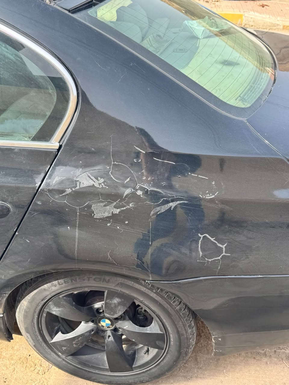 BMW E60(2008) N52 (6سلندر)
فتحه 
بصمه
مقاعد جلد
تحكم مقاعد وحفض وضعيات
تدفئه مقاعد 
كير كوبرا سبورت وعادي واوتو
السياره مصبوغه حزام ويراد ينعاد صبغ الجاملغ الخلفي موضح بلصوره هوه هذا حادثها من امريكا
لايت عالي زينون
بيها نواقص بسيطه 
لسعر 108 وبيها مجال بسيط  بيع فقط
*********** الرمادي, الأنبار
