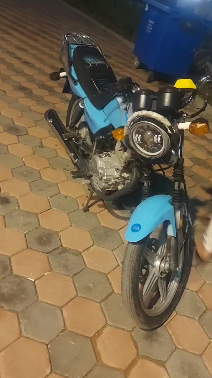 دايوان للبيع موديل 22 بالحر حي العسكري دراجه كلك مكفوله من السرقه وعشائريا سعرها ب625 وبيهه مجال كلشي شغال ما بيهه نقص الدراجه خير من الله


**إذا كنت صاحب هذا الإعلان وتريد حذفه لأي سبب، رجاءا أرسل رسالة إلى الدعم الفني**