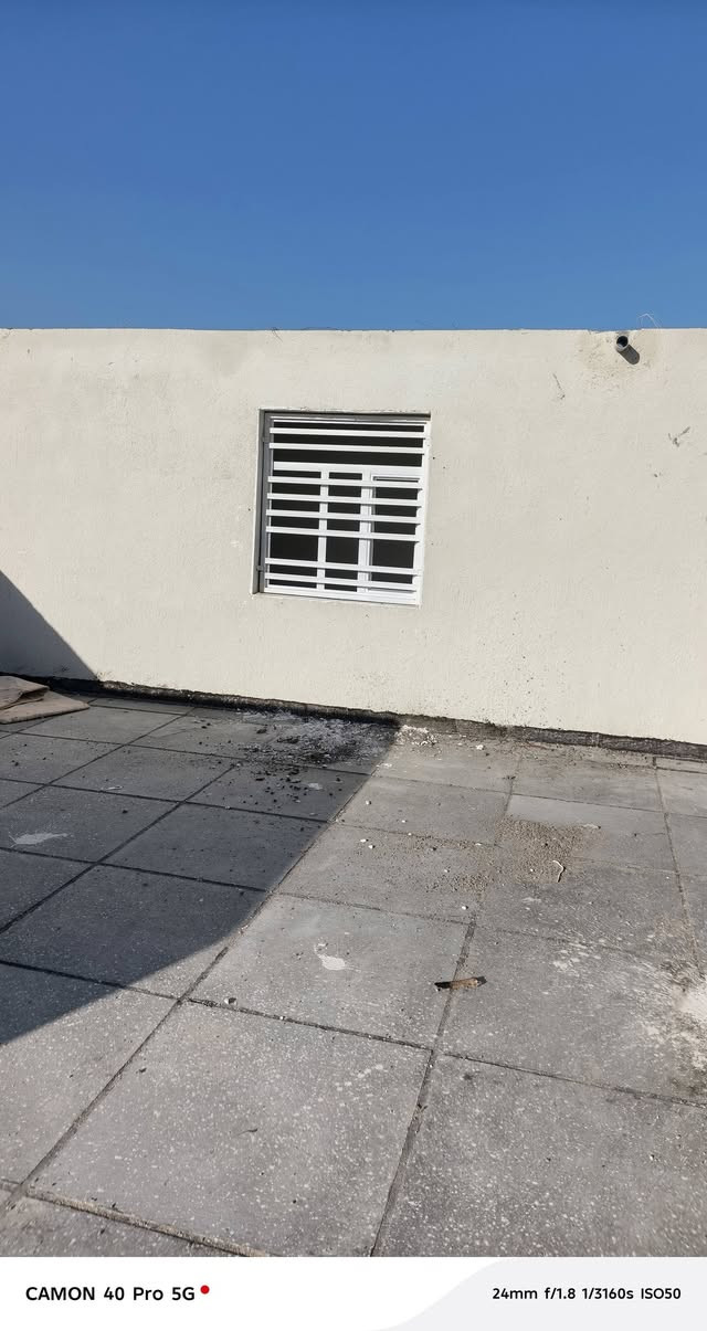 سلام عليكم اخوان حداد متفرغ من بغداد وهاذه عملي مثل ماموضح بلمقاطع اكثر عملي تزكام مثل مشوفون. رقم الهاتف ***********
