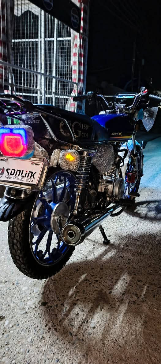 دراجه خمس كير للبيع اي عيب ما بي بصمه تشتغل ريموتا تشتغل والسعر 600 وبي مجال موديل24 ورقم الهاتف ***********
