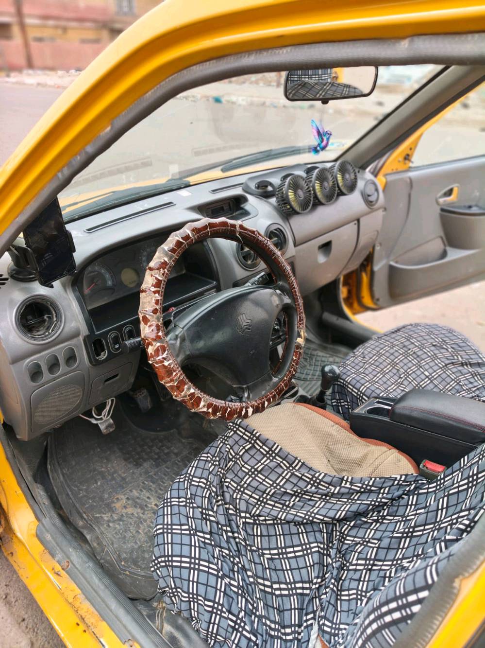 سلام عليكم ورحمة الله وبركاته 
عندي هاي اسايبا موديل 2014
رقم ميسان راعيها موجود بل عماره بس ماعندي رقمه وماندله ابيع على هاذا الوضع اكفلك سرقه وعشاير سياره كير ومكينه جدد شادهن وترايك وين ماتريد كهربايات كلهه شغاله تخم تاير جدد 