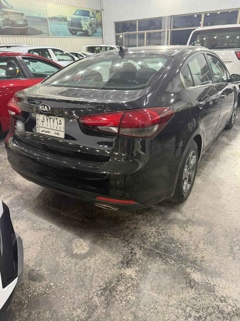 كيا فورتي
الموديل: 2018.
العداد : 64 الف ميل فقط ( جديدة نسبة للموديل )
الرقم : بغداد
المحرك: GDI) 2000) - أداء قوي واقتصادي جداً.
الحالة: التقرير مرفق بالصور .. البنيد و الداعمية  جديدة لان حسب حادث امريكا مسروقة و يوجد صبغ بالباب و الجاملغ شبرين فقط بسبب حادث بالعراق  بدون ايرباك و الايرباكات سليمة جميعها  
** المواصفات والكماليات:
المقاعد: كشنات جلد فاخرة اسود تبريد شاشه بيانو وقطعتين تبريد بصمه ابواب لدات ابواب .
نظام الراحة: تدفئة بالكشنات الأمامية.
التبريد: تبريد قطعتين (أمامي وخلفي)
التحكم: تحكم ستيرن جهتين كامل (فول)، مثبت سرعة (Cruise
(Control
.Android Auto و Apple Carplay الشاشة: شاشة أصلية كبيرة تدعم
الكاميرا: كاميرا خلفية مع خطوط مساعدة للركن.
الأنظمة الذكية: نظام النقاط العمياء (Blind Spot) بالمرايا الجانبية.
Drive Mode: Sport, Eco,) وضعيات قيادة 3 :انظمة القيادة
•(Normal
السلامة: رادار جانبي، مانع انزلاق، نظام ABS.
الإطارات: ويل كب قياس 16 و السبير موجود.
السيارة بحالة ممتازة، داخلية نظيفة جداً، وما تحتاج أي مصاريف إدامة.
العنوان: [بغداد ]

السعر: [السعر 110 ورقة ] (بيها مجال بسيط للشراي)
للتواصل: [***********]
ملاحظة للمصداقية:
بما إن السيارة وارد أمريكي حادثها بسيط الي يحب ادزله رقم الشاصي

