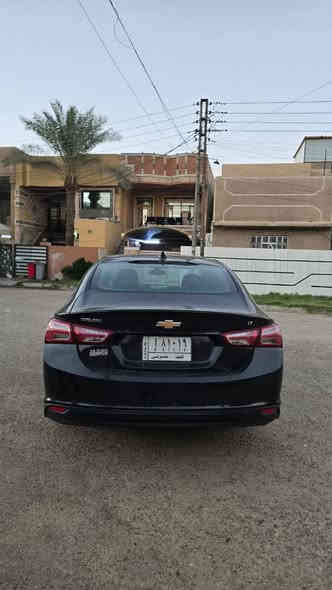 للبيع: Chevrolet Malibu 2020
اللون: أسود – الرقم: نجف/معوقين
المسافة: 186,000 كم

الوصف والحالة:
 • السيارة مستوردة من أمريكا.
 • حادث سابق: بنيد + جاملوغ أمامي.
 • الباب الخلفي (الصدر) متصلّح.
 • ضربة شبر بالجاملغ الخلفي جهة السايق والباب.
 • السيارة تمشي طبيعي وما بيها مشاكل ميكانيكية والتبريد قطعتين بس التبريد بس مشكله بسيطه 

السعر: 100$ بيها مجال
الموقع: بغداد
للتواصل:***********
