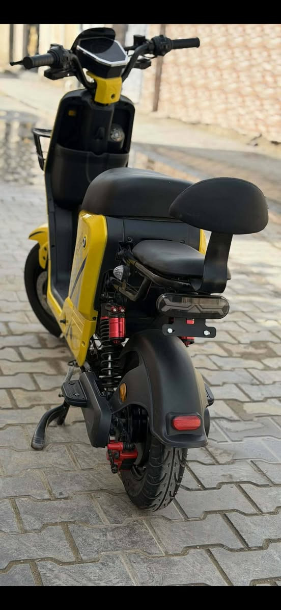 السلام عليكم من رخصه الادمن دراجة شحن R9 كلش جديدة السعر 400 وبيه مجال الاتصال على ***********
