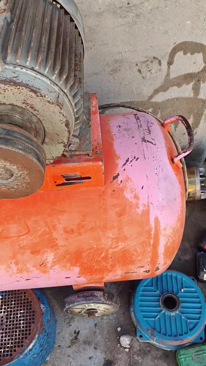 بطل هواء اصلي تاروسه بستمين ماطور 10 حصان صيني موسسه 
صونده 50 متر النجف الاتصال ***********
