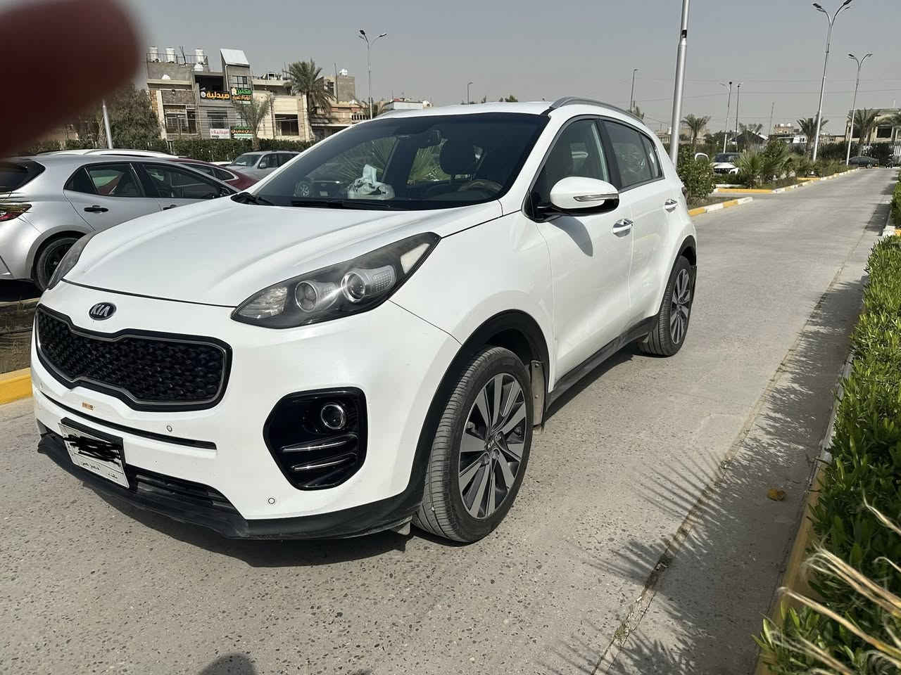 كيا سبورتج ٢٠١٧ وارد خليجي مكفول ما عدا ضربة بارد في جانب الباب الايمن
فول مواصفات ما عدا البانوراما ماشية ٨٤ الف فيها بعض الشخوط والرصعات
المكان بغداد 
السعر ١٧٥ وبيهة مجال للشراي 

0770 175 2912
