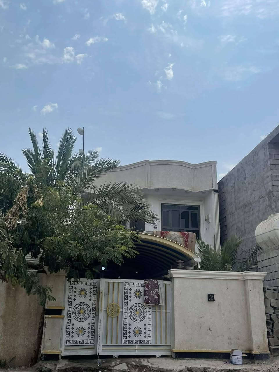 بسم الله  ثلاث مشتملات للبيع طابو صرف مساحة 250 متر بنا حديث ركن يقع على شارعين بعقوبة منطقة ام الكرفس هاتف ***********
