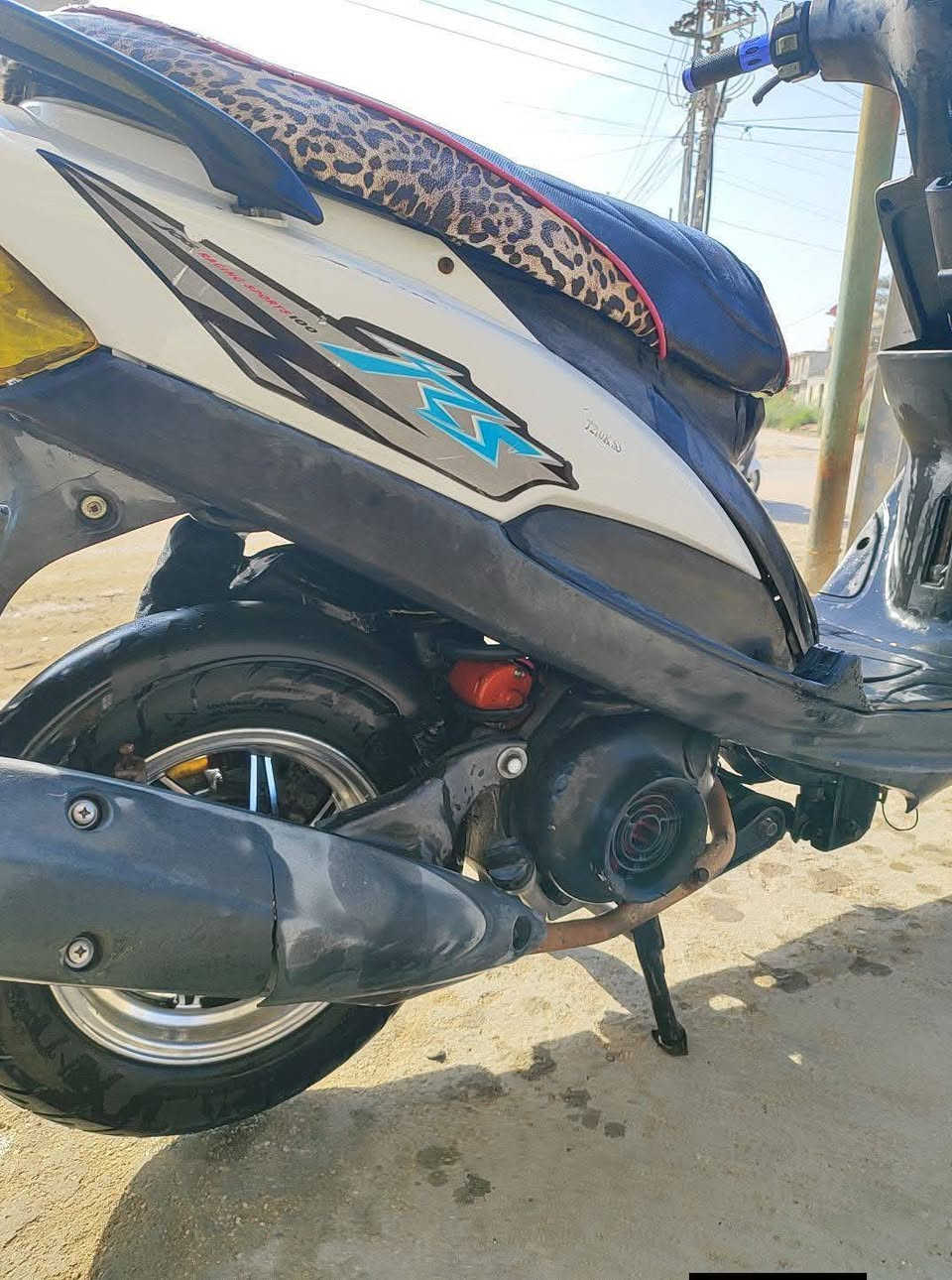 السلام عليكم دراجه ماكس للبيع مزوده وياله ماكينه 55 ويانا كلتشات امامي خلفي دراجه كامله اي نقص ما بيها سعر 550 بيها مجال قليل‏‪***********‬‏ مكاني كربلاء
