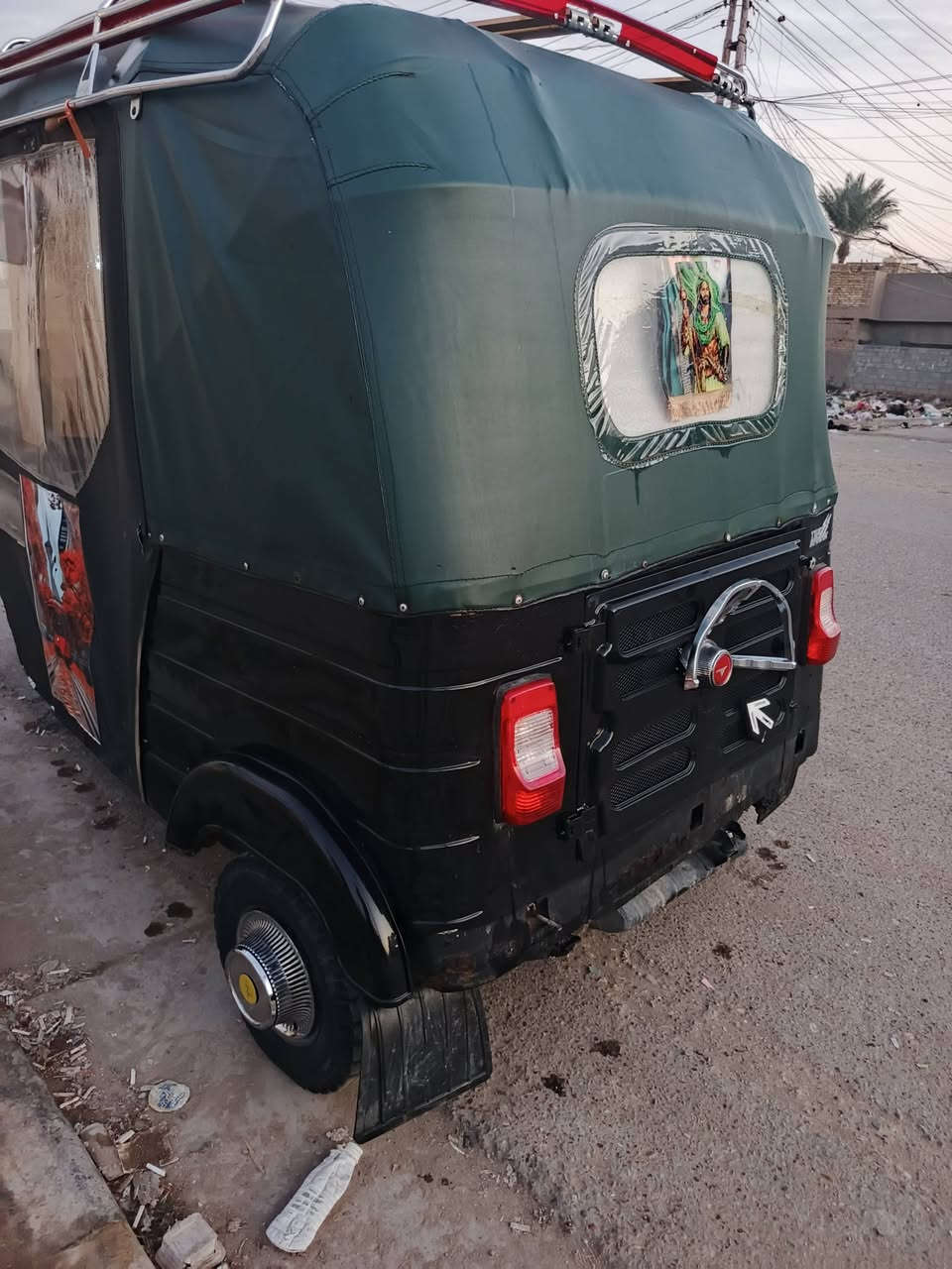 السلام عليكم تكتك للبيع موديل 2017 نضيفه حلوه معمره اوراق اصوليه 7 السعر 4300 وبيها مجال مكانها بغداد الحسينيه الراشديه 
***********
