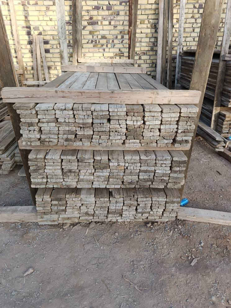 خشب للبيع جميع القياسات متواجد العنوان بابل الكفل للاستفسار *********** او ***********
