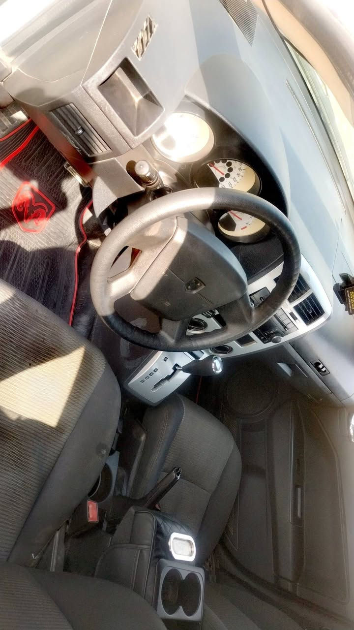 السلام عليكم دوج كاليبر 2009 سيارة جديدة صدر امامي جديد باتري جديد داخل جديد السيارة خير من الله تجي اتكلب وشوف بعينك كير محرك جديد السعر ٥٨ مكاني بغداد ***********
