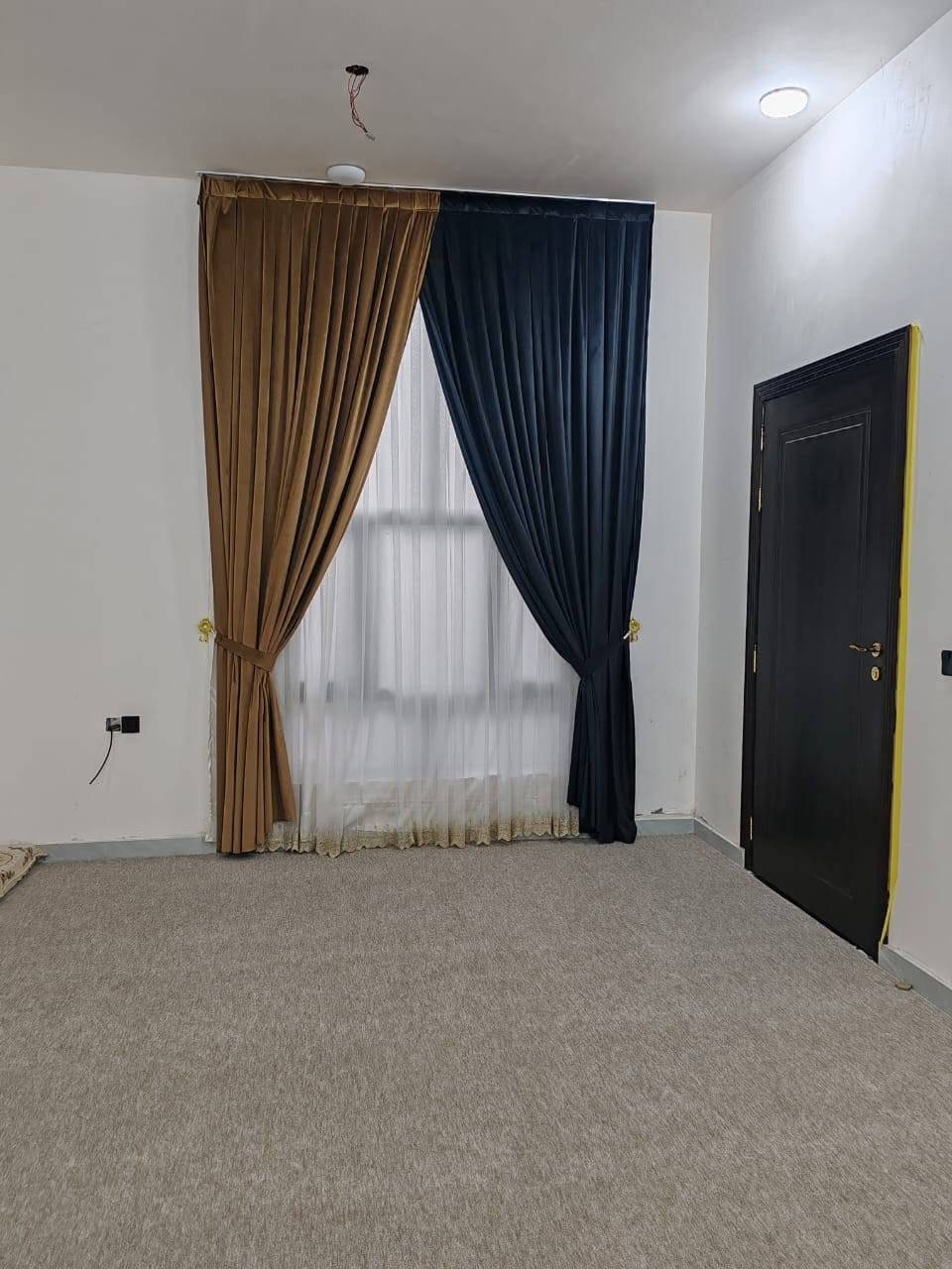بيت للبيع/ 200 م 
الموقع/الجزيره طابو زراعي صرف/اول فرع بشارع أبو زوري  قرب سنتر سلام
وعرض الشارع8م ثالث بيت عن الشارع/بناء حديث2023/ طابوك.  شبابيك. المنيوم  جي 55 الأبواب ام دي اف  تفصال   مواد الماي. أفياء
يحتوي على 
٤غرف منام وصاله وديوان ومطبخ وصحيات وحديقه.  ملاحظه الفوك. ما كامل.  
***********
