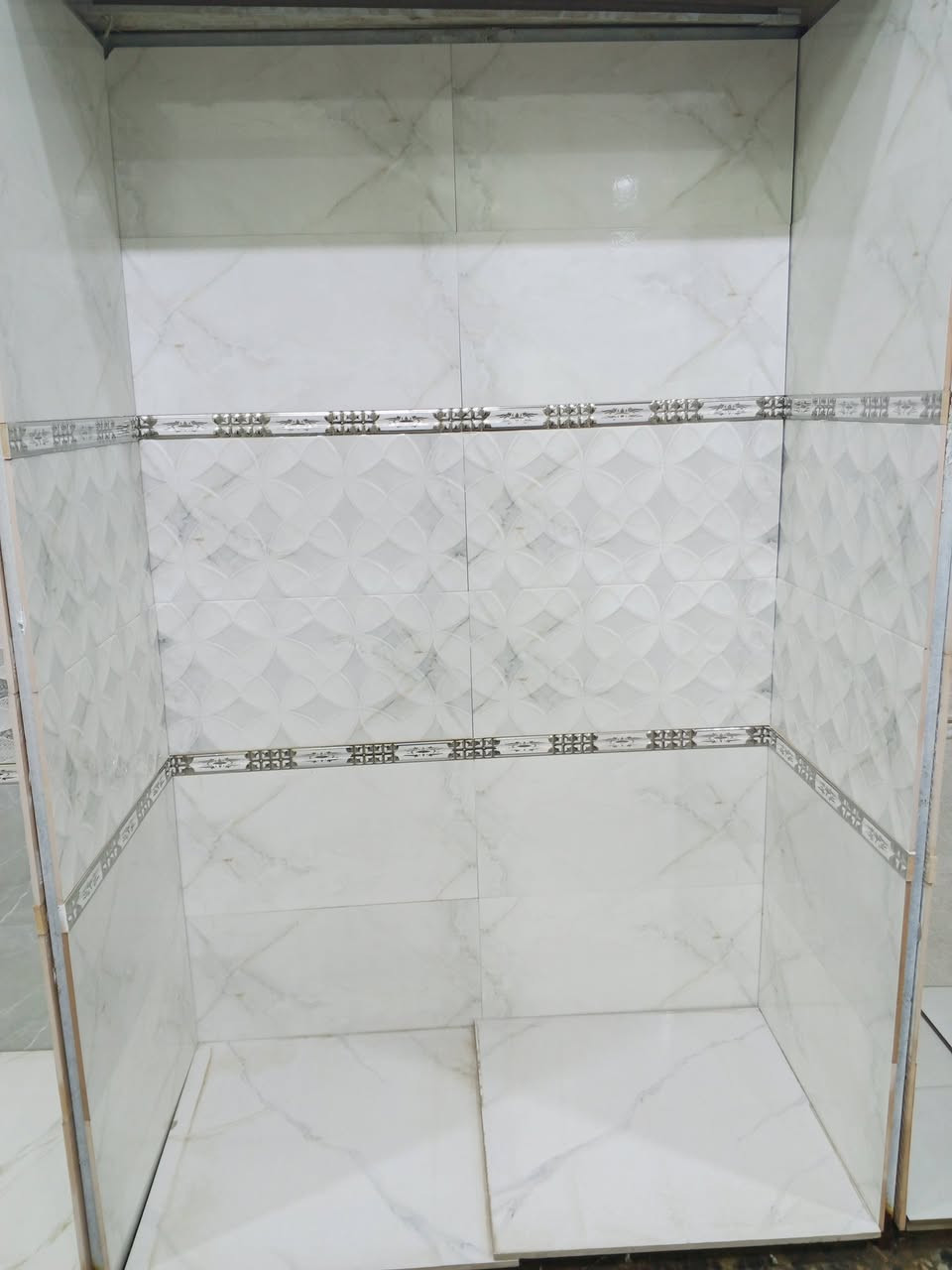 #معرض_القمة
#الحمد_الله_تم_وصول_بضاعة_سيراميك_اليوم
مجموعه من الموديلات الرائعه سيراميك 
الابعاد : 60×30
النوع :  / إيراني
زين بيتك بأجمل النقشات 
بغداد سبع البور شارع 60 قرب شارع الامام علي 
معرض القمة 
#سيراميك_الكاشي_بورسلين

اي استفسار على الخاص
او تصال على رقم
***********
***********
واتساب أو اتصال
@الجميع 
@إشارة
