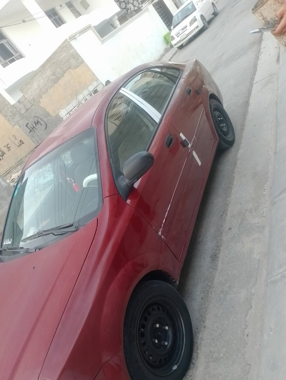 السلام عليكم
للبيع اوبتره 2004 محرك كير تبريد ثلج
ضربه بالجاملغ الخلفي السياره مصبوغه حزام
رقم بغداد تحويل مباشر شاشه مكان السياره الفلوجه 
السعر 52وبيه مجال الاتصال على الرقم ***********
