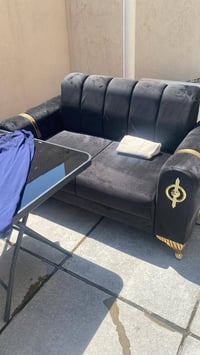 كنب • يحتاج تنظيف • مركونة