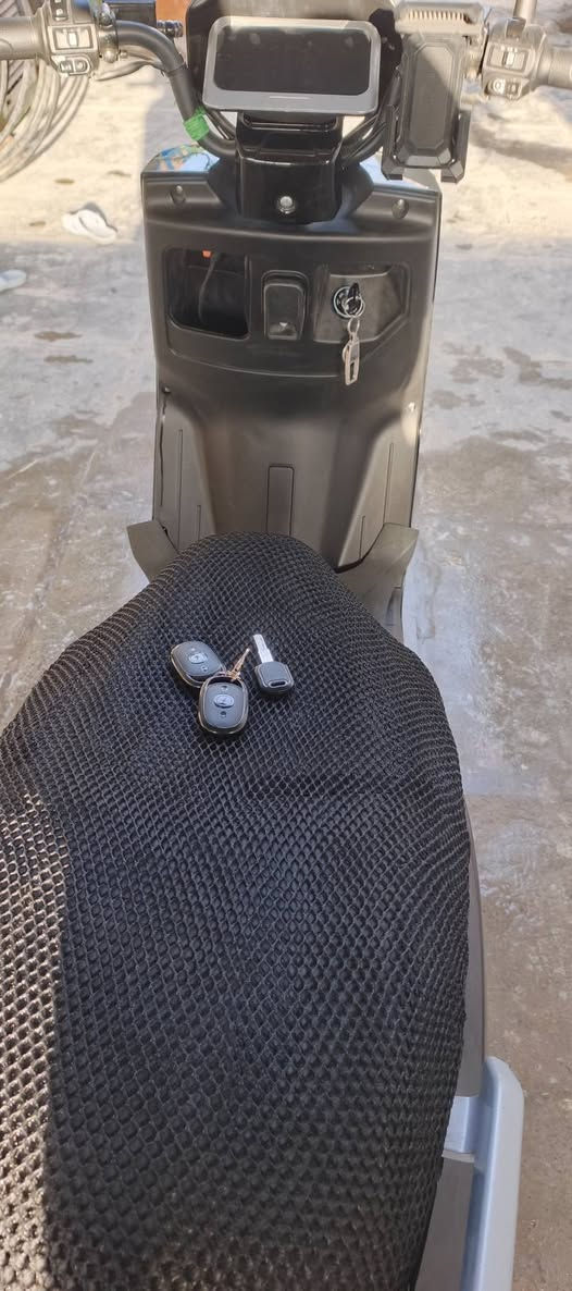 دراجه شحن موديل 2026 وتحمل 6بطاريات شحن
وبيهه تشغيل عن بعد وبيهه سويج 2.

مكاني بغداد الحريه شارع 30.

السعر 850. وبيهه مجال. وبيهه ضمان 3شهر من الشركه.
رقم الهاتف. *********** واتساب
