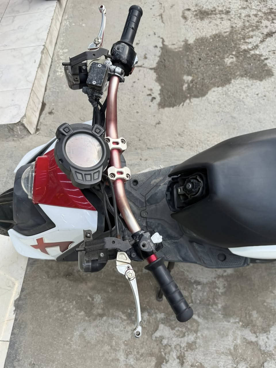 سلام عليكم دراجه سكنس جبلي رمبه دراجه صارله شهرين ونص من نازله من رمبه موحود عقد شراء ودراحه مكفوله لطول لطول مكينه بلادي ول دراجه اي نقص مابيه ستير كرزي بلادي ول يدات هم كرزي جتي ويها من رمبه اعيد واكرر دراجه مكفوله موجود واتساب وخط ***********سعر١٢٥٠
