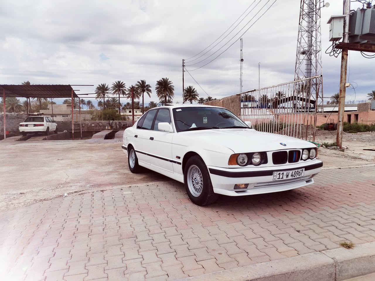 السلام عليكم بي ام 525 كير محرك صدر تخم تاير مشروع وطني رقم بغداد تحويل مباشر السياره بأسمى هزه جديده سنويه ل٣١ المكان بغداد السعر ٥٥ وبيها مجال رقم الهاتف ***********  ***********
