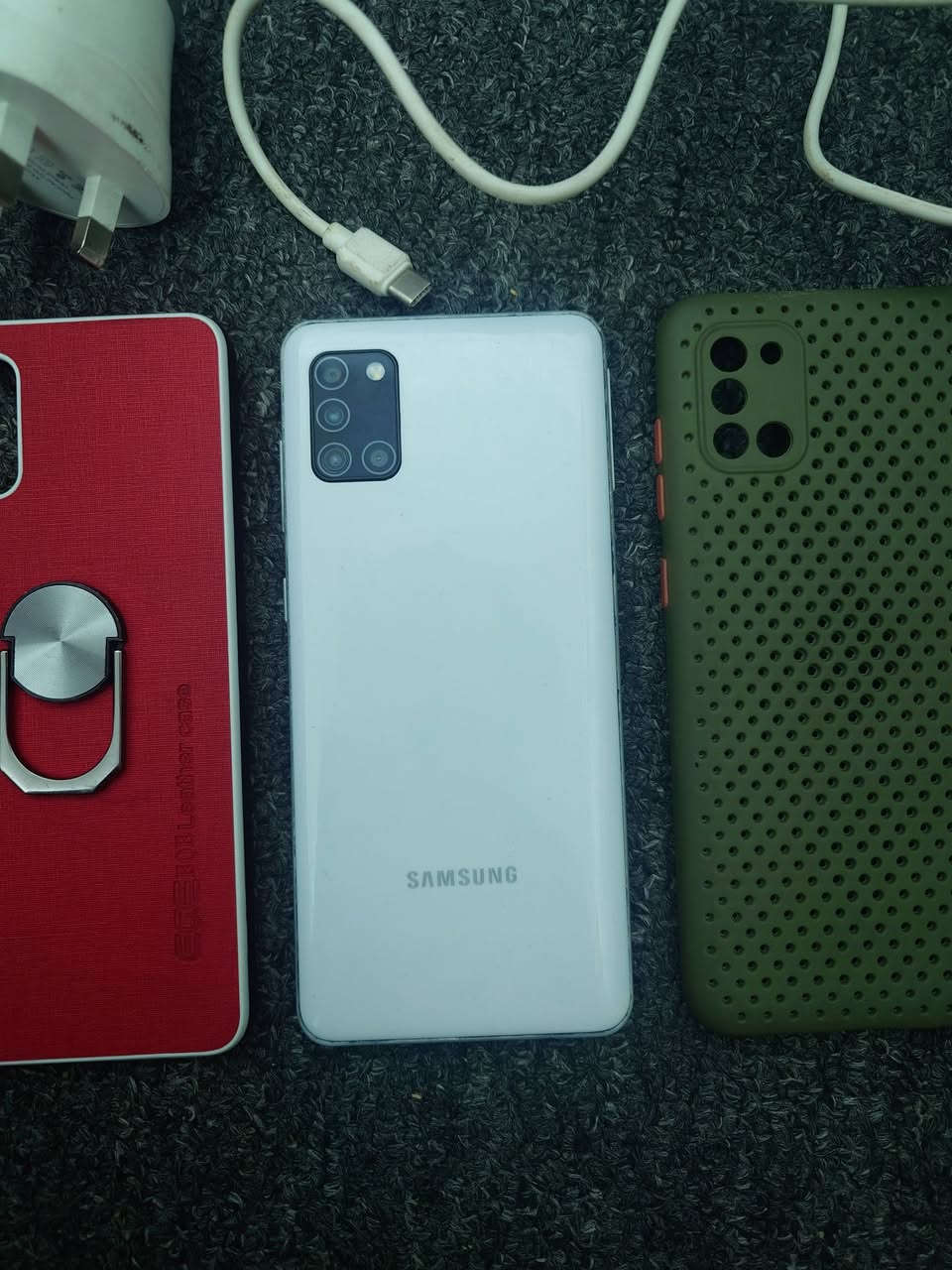 السلام عليكم 
موبايل A31 سامسونج ابيض
كلة شغال
دبل سيم كارت 
ذاكرة 128G عشوائي 8G
شحن سريع تايب سي 

سعرة 75 الف فقط
حافظات 2 وشاحنة
واتساب ***********
