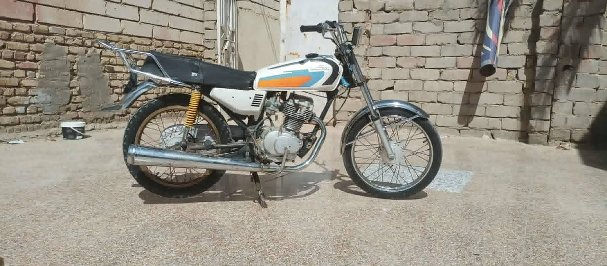 للبيع ارشا أوراق كامله مديل19 مكينه نامه أصلي ما مفتوحه ب 400 وبيه مجال مكان سوك شيوخ ***********
